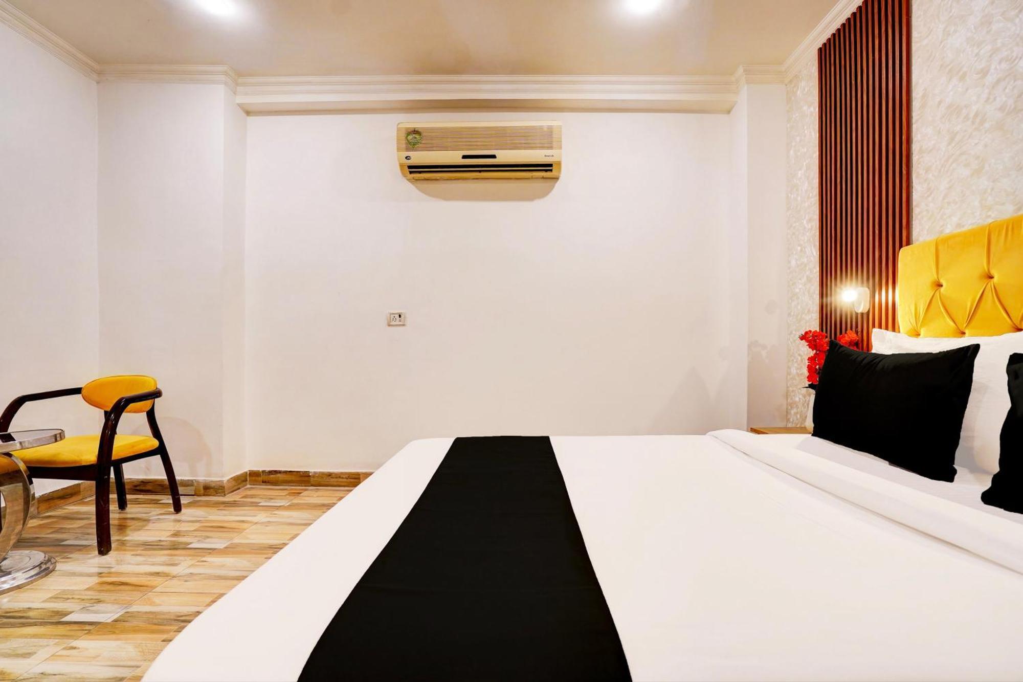 Super Townhouse Jageer Palace Near Mayapuri Chowk Nuova Delhi Esterno foto