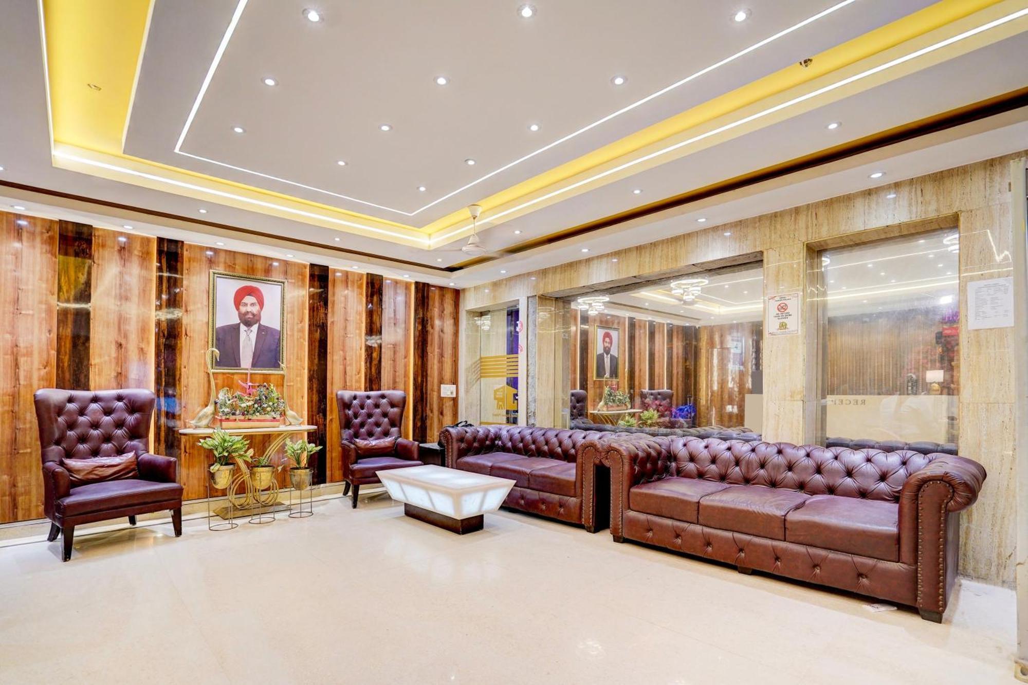 Super Townhouse Jageer Palace Near Mayapuri Chowk Nuova Delhi Esterno foto