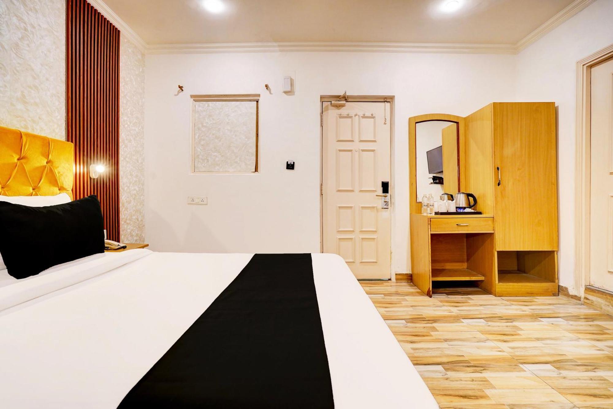 Super Townhouse Jageer Palace Near Mayapuri Chowk Nuova Delhi Esterno foto
